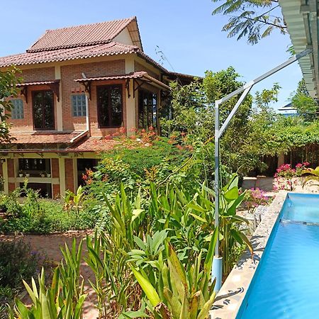 Silk Island Homestay Phnom Penh Exterior photo