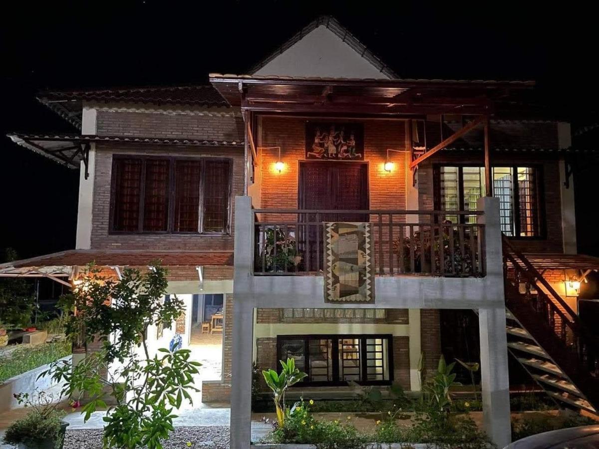 Silk Island Homestay Phnom Penh Exterior photo