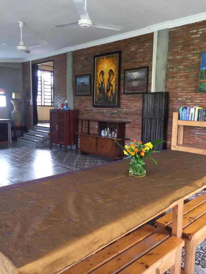 Silk Island Homestay Phnom Penh Exterior photo